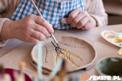 Prace manualne i hobby - korzyści dla seniora